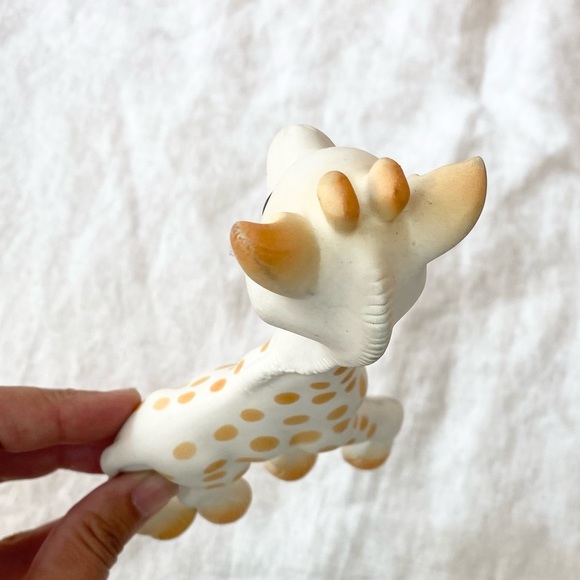 Sophie La Girafe Teething Toy - Picture 5 of 8
